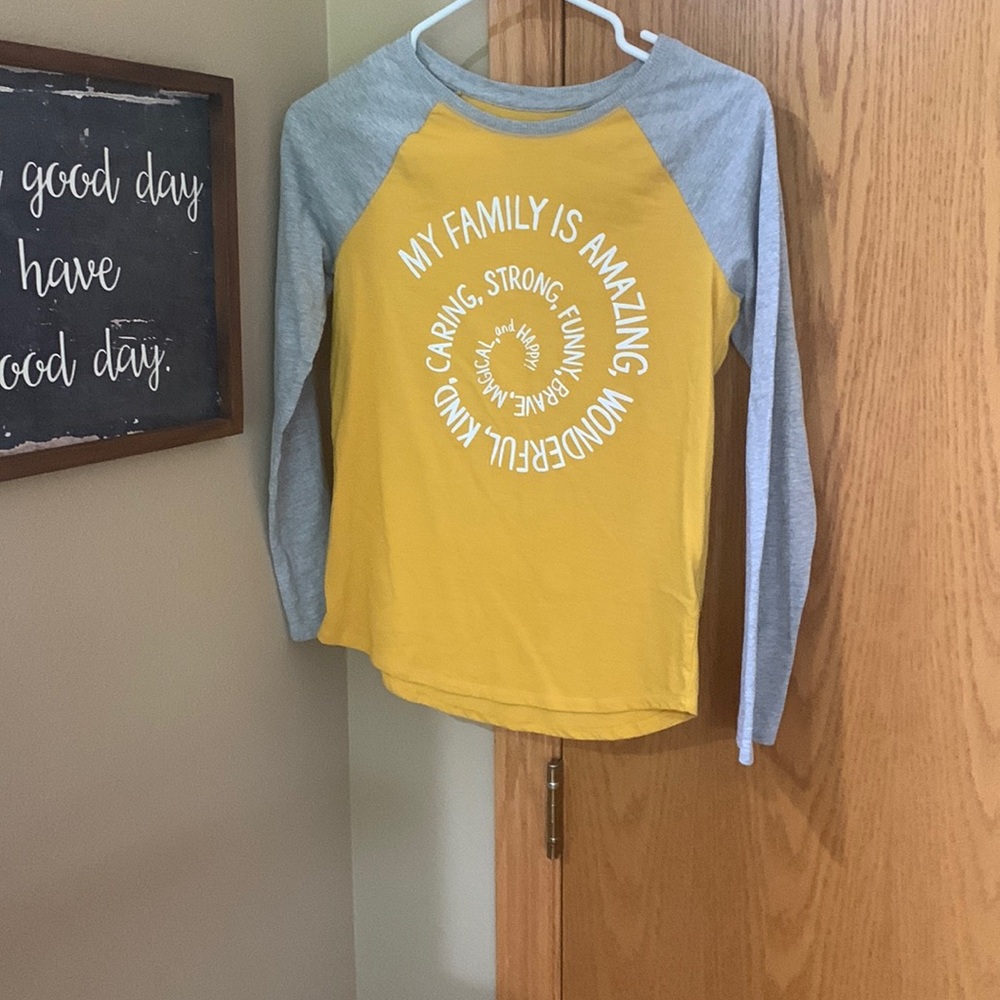 Girls L tee